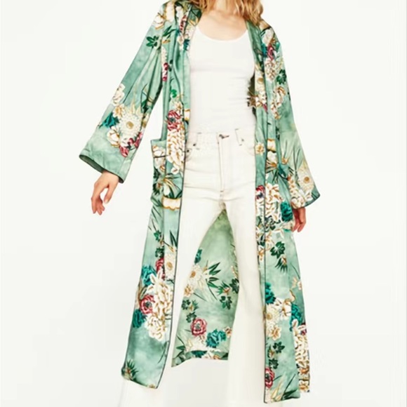 Kimono - Picture 2 of 10